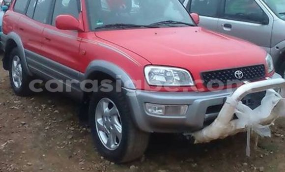 Acheter Occasion Voiture Toyota RAV4 Rouge à Lomé, Togo Acheter Occasion Voiture Toyota RAV4 Rouge à Lomé, Togo