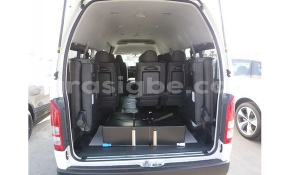 Buy Import Toyota Hiace White Car in Import - Dubai in Togo Buy Import Toyota Hiace White Car in Import - Dubai in Togo