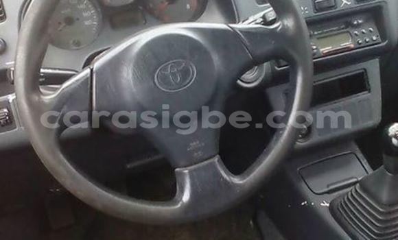 Acheter Occasion Voiture Toyota RAV4 Rouge à Lomé, Togo Acheter Occasion Voiture Toyota RAV4 Rouge à Lomé, Togo