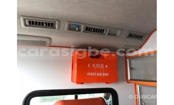 Buy Import Toyota Hiace White Car in Import - Dubai in Togo Buy Import Toyota Hiace White Car in Import - Dubai in Togo