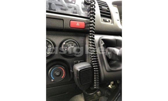 Buy Import Toyota Hiace White Car in Import - Dubai in Togo Buy Import Toyota Hiace White Car in Import - Dubai in Togo