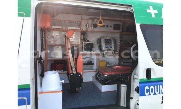 Buy Import Toyota Hiace White Car in Import - Dubai in Togo Buy Import Toyota Hiace White Car in Import - Dubai in Togo