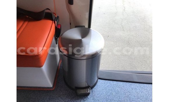 Buy Import Toyota Hiace White Car in Import - Dubai in Togo Buy Import Toyota Hiace White Car in Import - Dubai in Togo