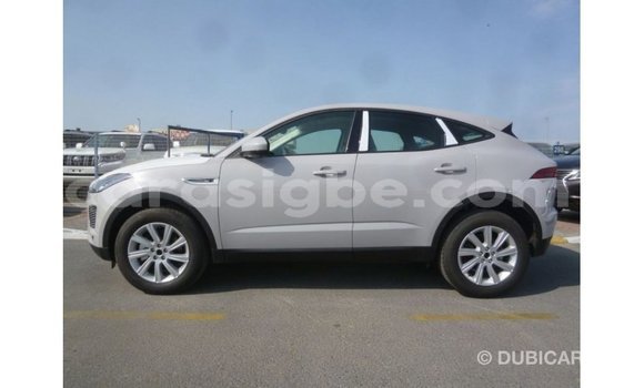 Acheter Import Voiture Jaguar E-Pace Blanc à Import - Dubai, Togo Acheter Import Voiture Jaguar E-Pace Blanc à Import - Dubai, Togo