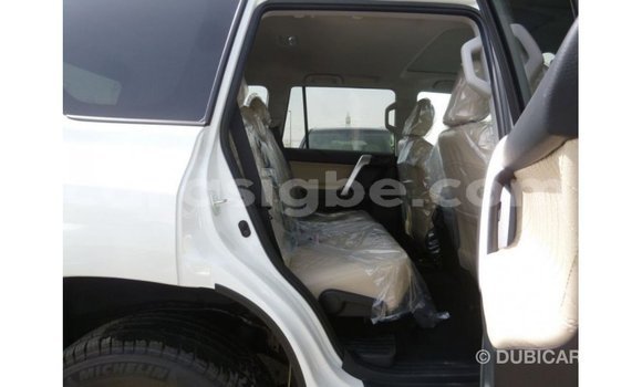 Acheter Import Voiture Toyota Prado Blanc à Import - Dubai, Togo Acheter Import Voiture Toyota Prado Blanc à Import - Dubai, Togo