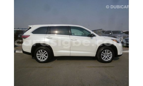 Buy Import Toyota Kluger White Car in Import - Dubai in Togo Buy Import Toyota Kluger White Car in Import - Dubai in Togo
