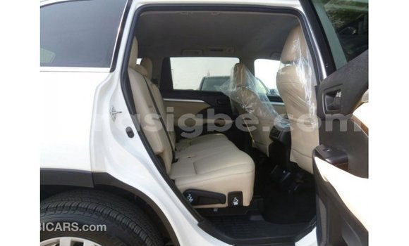 Buy Import Toyota Kluger White Car in Import - Dubai in Togo Buy Import Toyota Kluger White Car in Import - Dubai in Togo