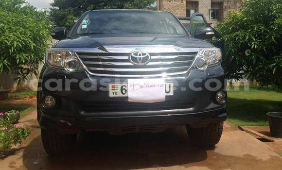 Acheter Occasion Voiture Toyota Fortuner Noir à Lomé, Togo