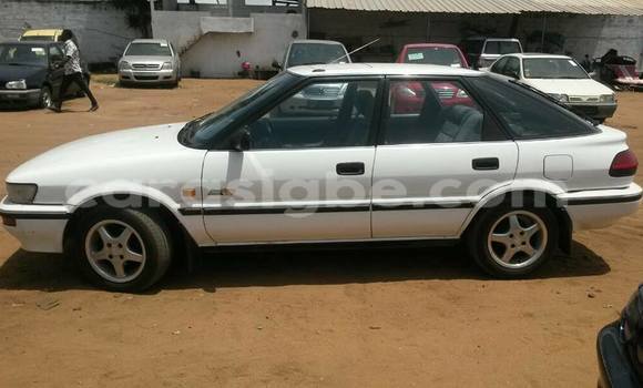 Acheter Occasion Voiture Toyota Corolla Blanc à Lomé, Togo Acheter Occasion Voiture Toyota Corolla Blanc à Lomé, Togo