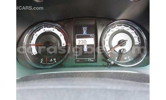 Acheter Import Voiture Toyota Hilux Blanc à Import - Dubai, Togo Acheter Import Voiture Toyota Hilux Blanc à Import - Dubai, Togo