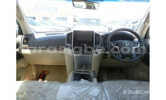 Acheter Import Voiture Toyota Land Cruiser Blanc à Import - Dubai, Togo Acheter Import Voiture Toyota Land Cruiser Blanc à Import - Dubai, Togo