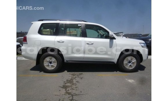 Acheter Import Voiture Toyota Land Cruiser Blanc à Import - Dubai, Togo Acheter Import Voiture Toyota Land Cruiser Blanc à Import - Dubai, Togo