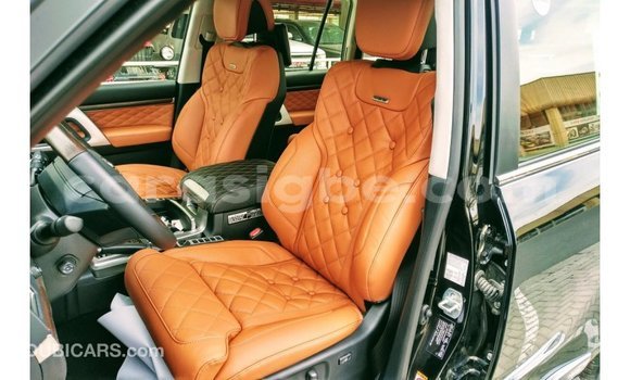 Acheter Import Voiture Toyota Land Cruiser Noir à Import - Dubai, Togo Acheter Import Voiture Toyota Land Cruiser Noir à Import - Dubai, Togo