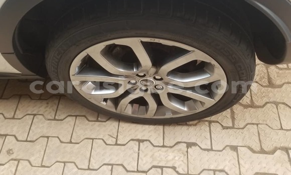 Acheter Occasion Voiture Land Rover Range Rover Evoque Blanc à Lomé, Togo Acheter Occasion Voiture Land Rover Range Rover Evoque Blanc à Lomé, Togo