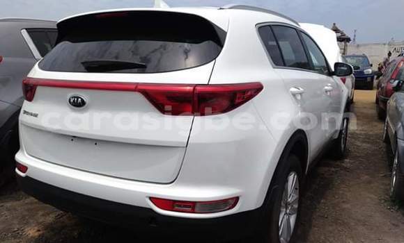 Acheter Occasion Voiture Kia Sportage Blanc à Lomé, Togo Acheter Occasion Voiture Kia Sportage Blanc à Lomé, Togo
