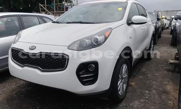Acheter Occasion Voiture Kia Sportage Blanc à Lomé, Togo Acheter Occasion Voiture Kia Sportage Blanc à Lomé, Togo