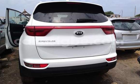 Acheter Occasion Voiture Kia Sportage Blanc à Lomé, Togo Acheter Occasion Voiture Kia Sportage Blanc à Lomé, Togo