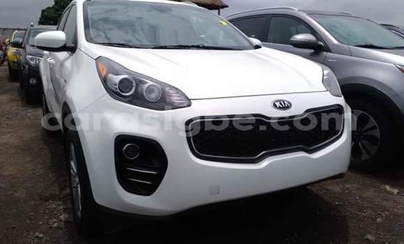 Acheter Occasion Voiture Kia Sportage Blanc à Lomé, Togo Acheter Occasion Voiture Kia Sportage Blanc à Lomé, Togo