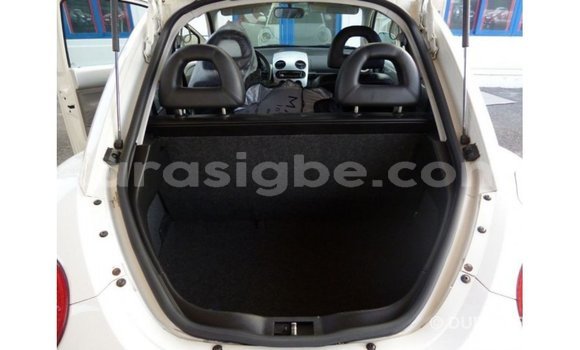 Buy Import Volkswagen Beetle White Car in Import - Dubai in Togo Buy Import Volkswagen Beetle White Car in Import - Dubai in Togo