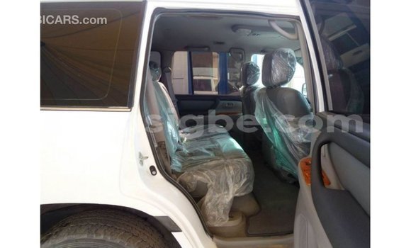 Buy Import Toyota Land Cruiser White Car in Import - Dubai in Togo Buy Import Toyota Land Cruiser White Car in Import - Dubai in Togo