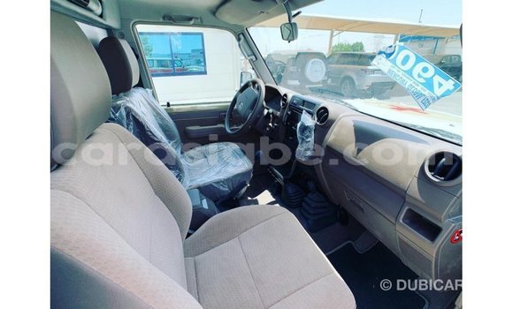 Buy Import Toyota Land Cruiser Beige Car in Import - Dubai in Togo Buy Import Toyota Land Cruiser Beige Car in Import - Dubai in Togo