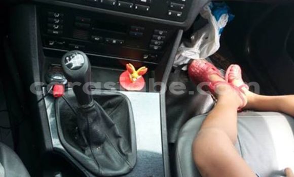 Acheter Occasion Voiture BMW 5–Series Bleu à Lomé, Togo Acheter Occasion Voiture BMW 5–Series Bleu à Lomé, Togo