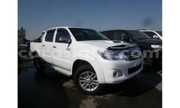 Acheter Import Voiture Toyota Hilux Blanc à Import - Dubai, Togo Acheter Import Voiture Toyota Hilux Blanc à Import - Dubai, Togo
