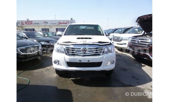 Acheter Import Voiture Toyota Hilux Blanc à Import - Dubai, Togo Acheter Import Voiture Toyota Hilux Blanc à Import - Dubai, Togo