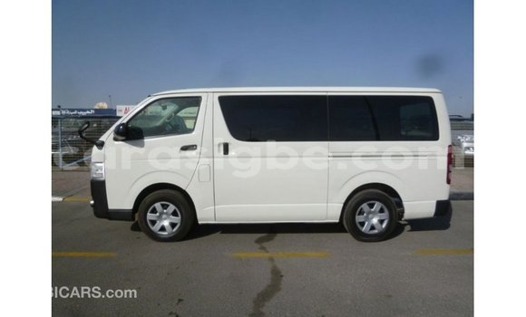 Acheter Import Voiture Toyota Hiace Blanc à Import - Dubai, Togo Acheter Import Voiture Toyota Hiace Blanc à Import - Dubai, Togo