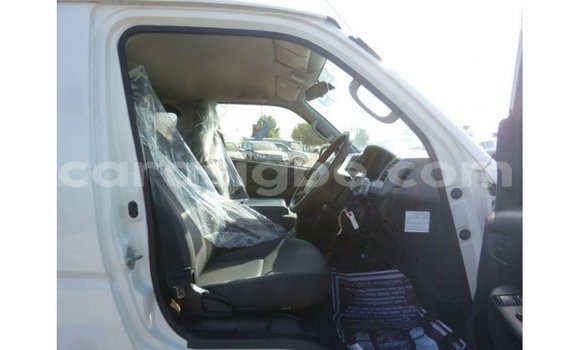 Buy Import Toyota Hiace White Car in Import - Dubai in Togo Buy Import Toyota Hiace White Car in Import - Dubai in Togo