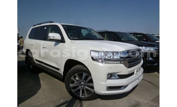Buy Import Toyota Land Cruiser White Car in Import - Dubai in Togo Buy Import Toyota Land Cruiser White Car in Import - Dubai in Togo