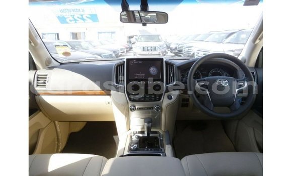 Buy Import Toyota Land Cruiser White Car in Import - Dubai in Togo Buy Import Toyota Land Cruiser White Car in Import - Dubai in Togo