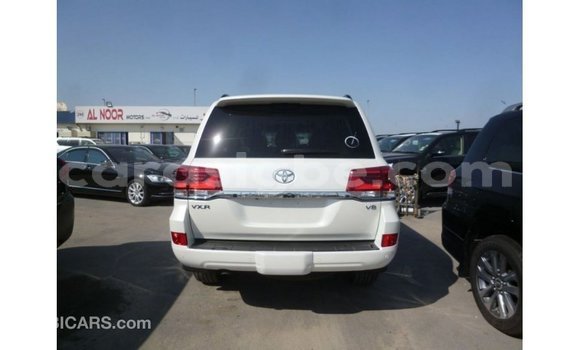 Buy Import Toyota Land Cruiser White Car in Import - Dubai in Togo Buy Import Toyota Land Cruiser White Car in Import - Dubai in Togo