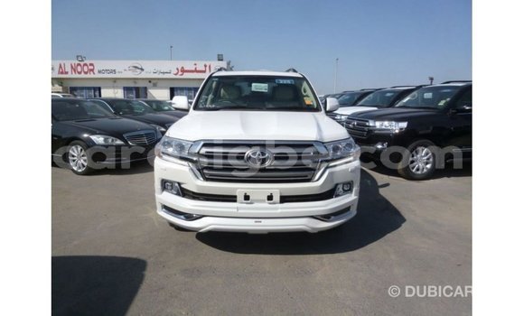 Buy Import Toyota Land Cruiser White Car in Import - Dubai in Togo Buy Import Toyota Land Cruiser White Car in Import - Dubai in Togo