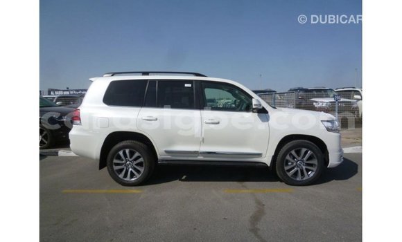 Buy Import Toyota Land Cruiser White Car in Import - Dubai in Togo Buy Import Toyota Land Cruiser White Car in Import - Dubai in Togo