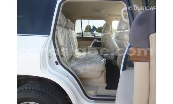 Buy Import Toyota Land Cruiser White Car in Import - Dubai in Togo Buy Import Toyota Land Cruiser White Car in Import - Dubai in Togo