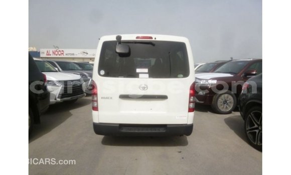 Acheter Import Voiture Toyota Hiace Blanc à Import - Dubai, Togo Acheter Import Voiture Toyota Hiace Blanc à Import - Dubai, Togo