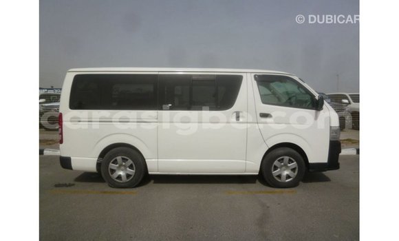 Acheter Import Voiture Toyota Hiace Blanc à Import - Dubai, Togo Acheter Import Voiture Toyota Hiace Blanc à Import - Dubai, Togo