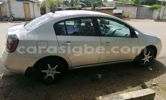 Acheter Occasion Voiture Nissan Sentra Gris à Lomé, Togo Acheter Occasion Voiture Nissan Sentra Gris à Lomé, Togo