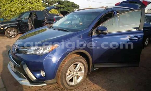 Acheter Occasion Voiture Toyota RAV4 Bleu à Lomé, Togo