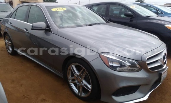 Acheter Occasion Voiture Mercedes‒Benz E–Class Gris à Lomé, Togo Acheter Occasion Voiture Mercedes‒Benz E–Class Gris à Lomé, Togo