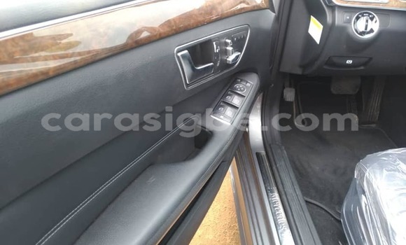 Acheter Occasion Voiture Mercedes‒Benz E–Class Gris à Lomé, Togo Acheter Occasion Voiture Mercedes‒Benz E–Class Gris à Lomé, Togo