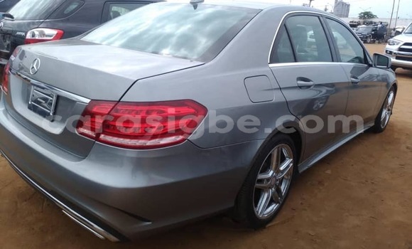 Acheter Occasion Voiture Mercedes‒Benz E–Class Gris à Lomé, Togo Acheter Occasion Voiture Mercedes‒Benz E–Class Gris à Lomé, Togo