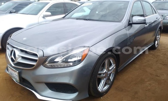 Acheter Occasion Voiture Mercedes‒Benz E–Class Gris à Lomé, Togo Acheter Occasion Voiture Mercedes‒Benz E–Class Gris à Lomé, Togo