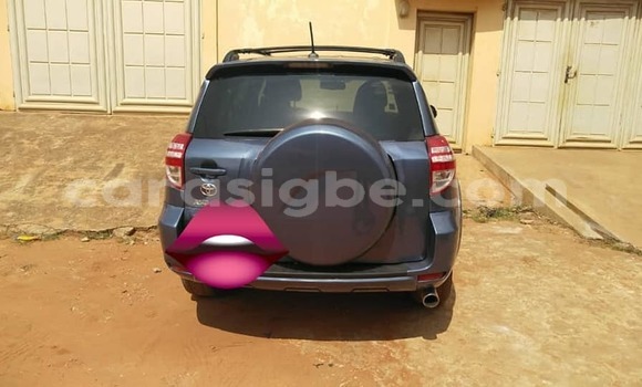 Acheter Occasion Voiture Toyota RAV4 Bleu à Lomé, Togo Acheter Occasion Voiture Toyota RAV4 Bleu à Lomé, Togo
