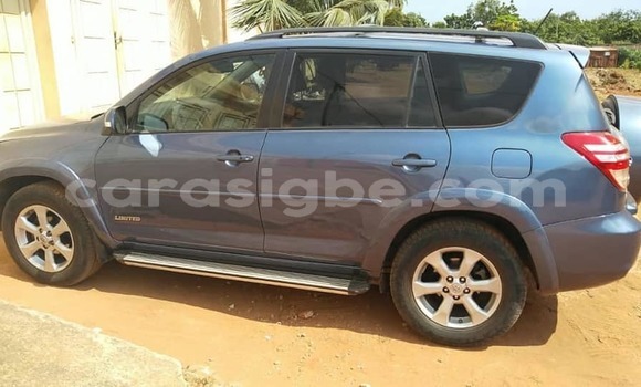Acheter Occasion Voiture Toyota RAV4 Bleu à Lomé, Togo Acheter Occasion Voiture Toyota RAV4 Bleu à Lomé, Togo