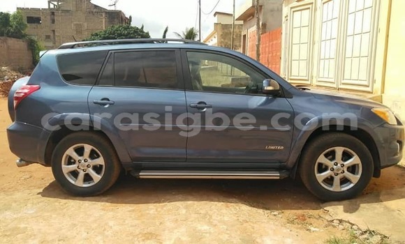 Acheter Occasion Voiture Toyota RAV4 Bleu à Lomé, Togo Acheter Occasion Voiture Toyota RAV4 Bleu à Lomé, Togo
