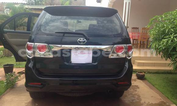 Acheter Occasion Voiture Toyota Fortuner Noir à Adawlato, Togo