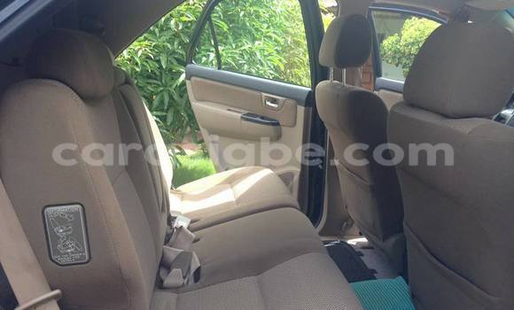 Acheter Occasion Voiture Toyota Fortuner Noir à Adawlato, Togo Acheter Occasion Voiture Toyota Fortuner Noir à Adawlato, Togo