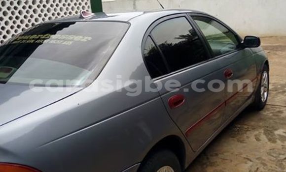 Acheter Occasion Voiture Toyota Avensis Gris à Adawlato, Togo